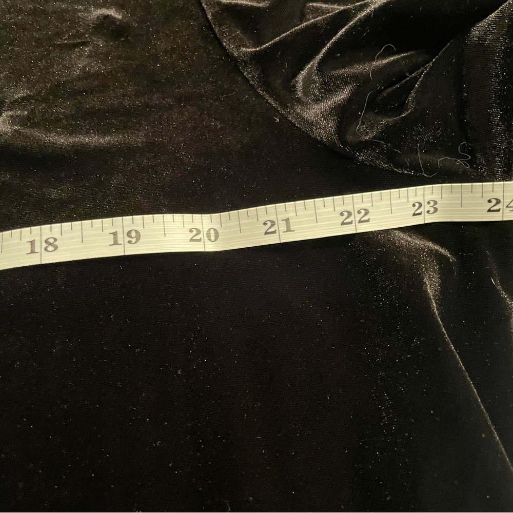 Calvin Klein Women's Black Velvet Top - Picture 10 of 10